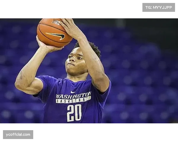 特写：梅斯老将卡巴在生涯最后一季攻入绝杀球后，接受全场球迷致敬